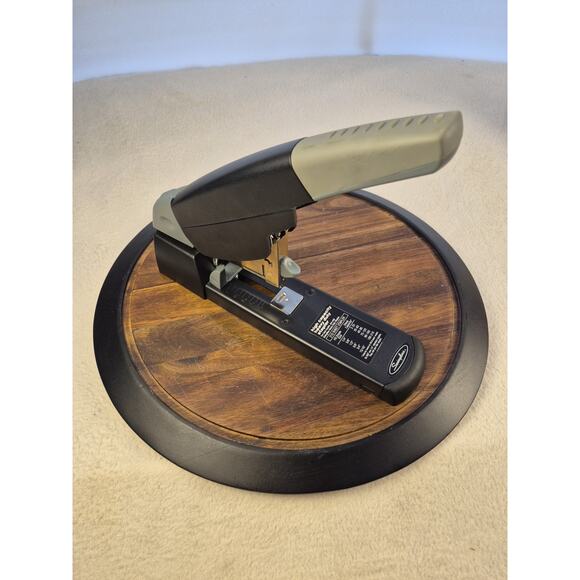 Swingline Commercial High-Capacity Heavy-Duty Desk Stapler 210 Sheets of Paper - Picture 4 of 15